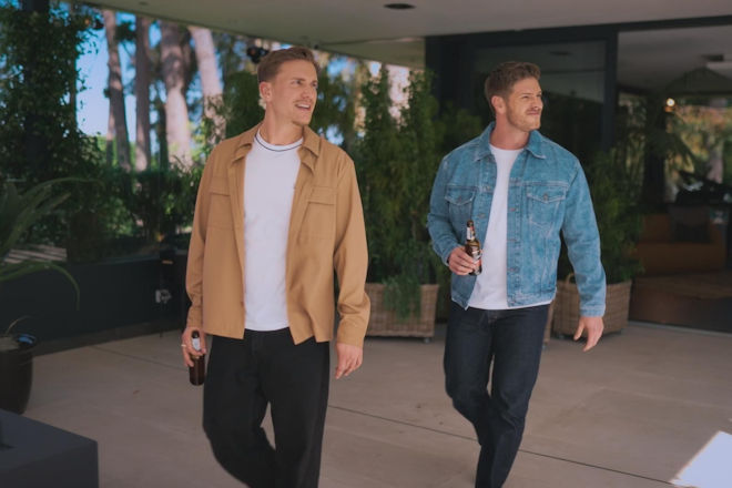 "Die Bachelors" Felix (l.) und Martin in der Villa.
