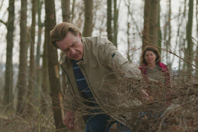 "XY gelöst - Tödlicher Freigang": Ein Vater macht eine grausame Entdeckung: Die Leiche seiner Tochter, versteckt unter Ästen im Wald. Wer steckt hinter der brutalen Tat?